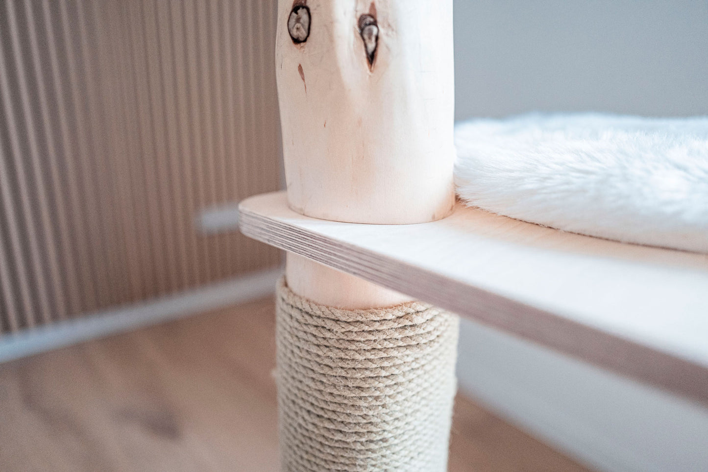 NUDE 2 Natur Kratzbaum mit 2 großen Liegeflächen